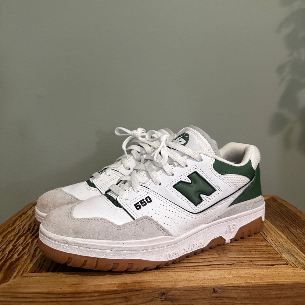 EUC New Balance 550, Kelly Green, size 9